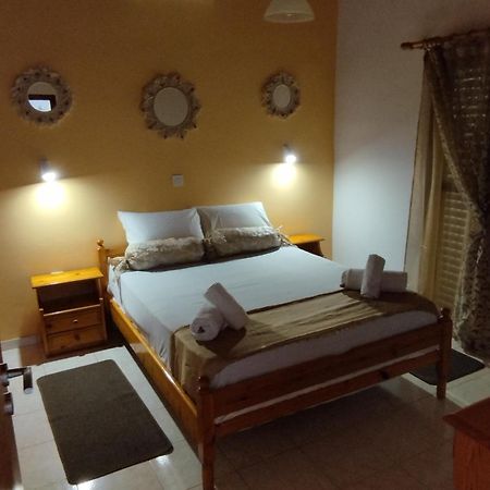 Takis Haikos House Two Minutes Walk To The Beach Peroulia Vounária Esterno foto