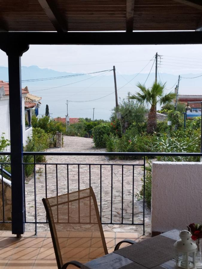 Takis Haikos House Two Minutes Walk To The Beach Peroulia Vounária Esterno foto