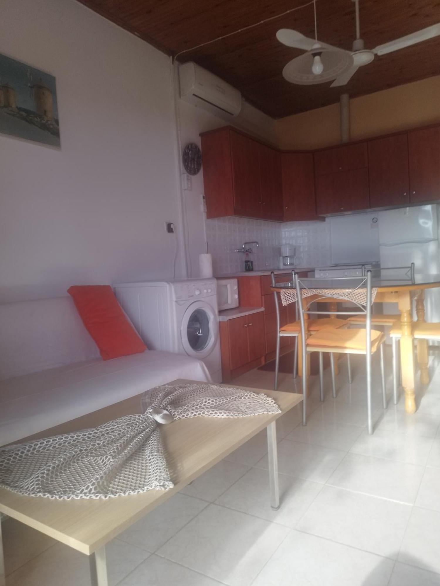 Takis Haikos House Two Minutes Walk To The Beach Peroulia Vounária Esterno foto