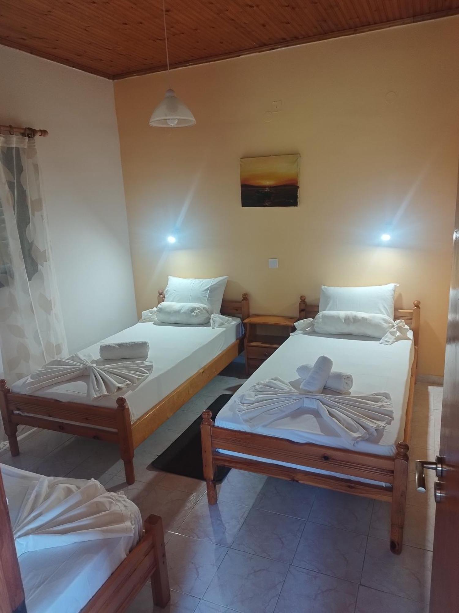 Takis Haikos House Two Minutes Walk To The Beach Peroulia Vounária Esterno foto