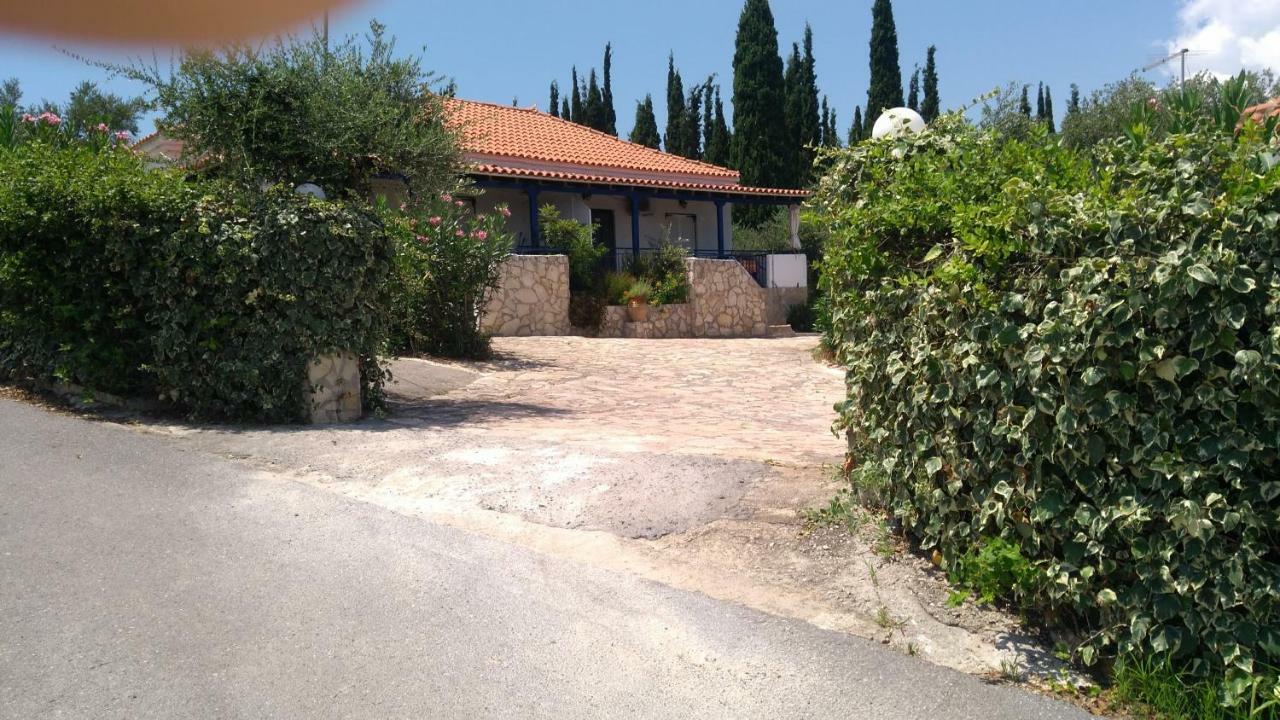 Takis Haikos House Two Minutes Walk To The Beach Peroulia Vounária Esterno foto